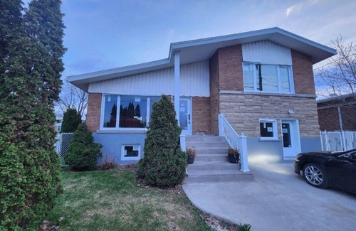 Laval Casa | À 5 Minutes de Montréal, Maison de 4 Chambres et Piscine Située à Laval Duvernay