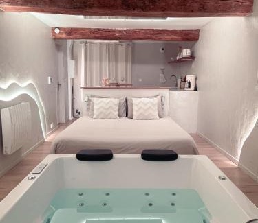 Montrevault-sur-Evre Apartamento | À la folie - Loft & Spa