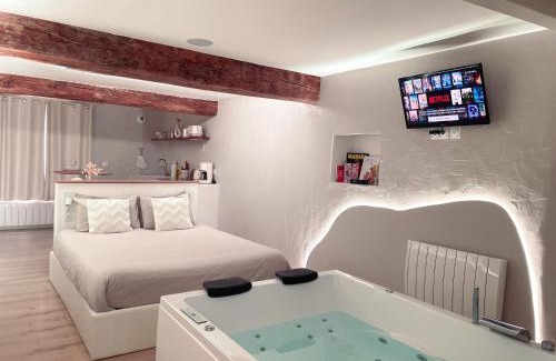 Montrevault-sur-Evre Apartamento | À la folie - Loft & Spa