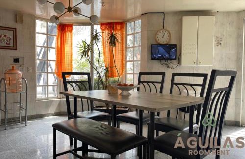 Alvaro Obregon Casa | Águilas Room Rent