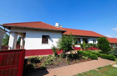 Almosd Apartamento | Álmosdi Tópart Vendégház