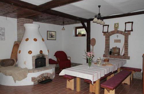 Alsonana Casa | Árpád Ház