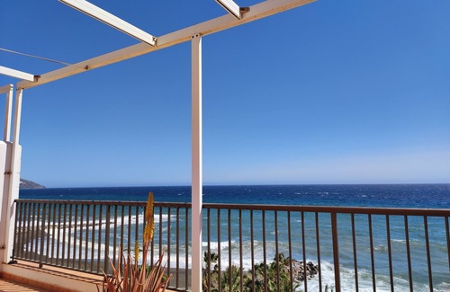 La Mamola Apartamento | Ático con vistas al mar en primera linea La Mamola