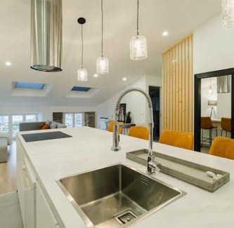 Lugo Apartamento | Ático Isabel, diseño y calidez junto a la Muralla Romana