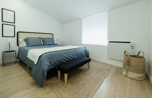 Lugo Apartamento | Ático Isabel, diseño y calidez junto a la Muralla Romana