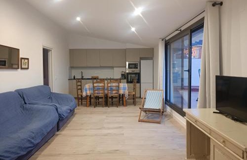 Palau-Saverdera Apartamento | Ático relax con gran terraza y vistas a la Costa Brava