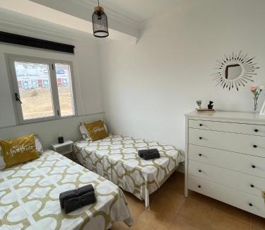 Sardina Apartamento | ÁTICO "TURQUESA BEACH" CON PISCINA, TERRAZA y BARBACOA