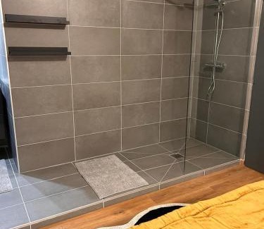 Delle Apartamento | Élégant F2 luxueux proche Suisse