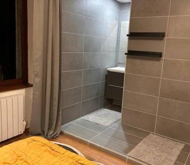 Delle Apartamento | Élégant F2 luxueux proche Suisse