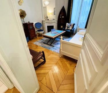 Champs-Elysees Apartamento | Élysées Charm