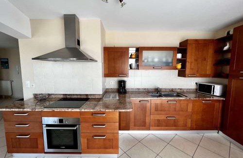 Etel Apartamento | Étel - Appart 3P - 104m² - Terrasse, Wifi, Parking proche plage et port - FR-1-479-98