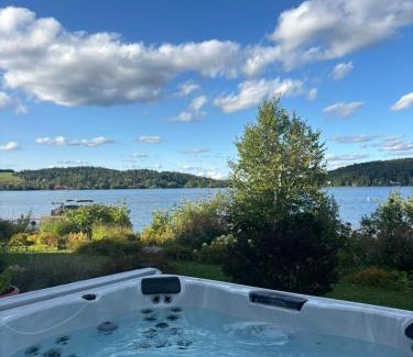 Coaticook Cama Y Desayuno | Étoile du Lac Lyster - Spa & Vue sur le Lac