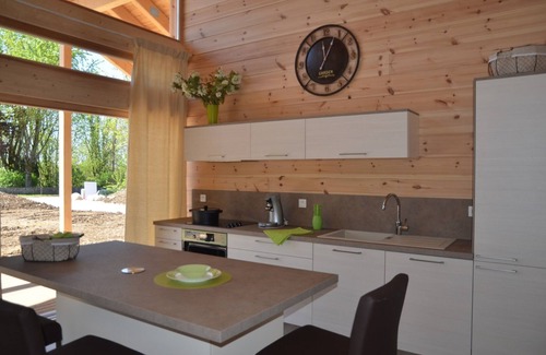 Marigny Chalet De Esquí | Évasion Bien-être au Lac de Chalain: Chalet de 150m² Avec Sauna et Balnéo