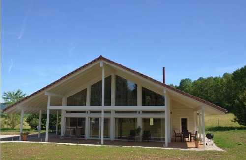 Marigny Chalet De Esquí | Évasion Bien-être au Lac de Chalain: Chalet de 150m² Avec Sauna et Balnéo