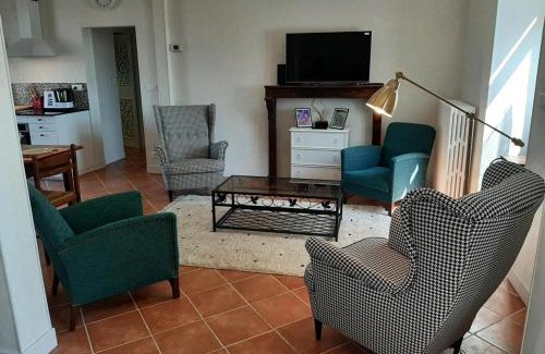 Lavault-Sainte-Anne Casa | Évasion champêtre avec golf, terrasse et confort tout inclus à Lavault-Sainte-Anne - FR-1-489-438