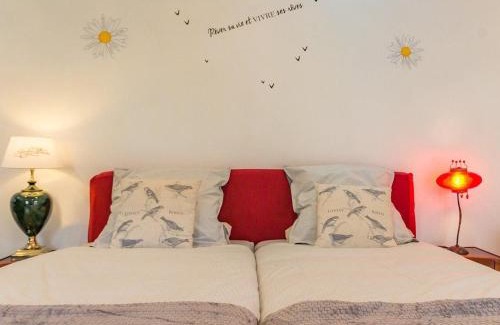 Plesse Casa | Évasion Marine : Studio avec Jardin Privé, Terrasse et Accès Direct au Canal de Nantes à Brest - FR-1-306-835
