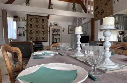 Toulon-sur-Allier Casa | Évasion Naturelle près de Moulins : Gîte Confortable avec Jardin et Poêle à Bois - FR-1-489-463