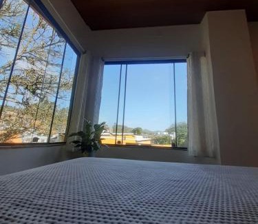 Petropolis Apartamento | Ótima suíte próxima ao centro