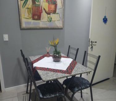 Maringa Apartamento | Ótimo apartamento sobreloja com wifi e estacionamento incluso