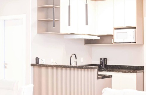 Castelo Branco Apartamento | Ótimo apto com WiFi à 550m do mar em Itapema/SC