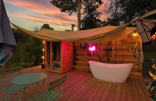 Coldspring Casa | ÖÖD Texas Mirror House (Houston)