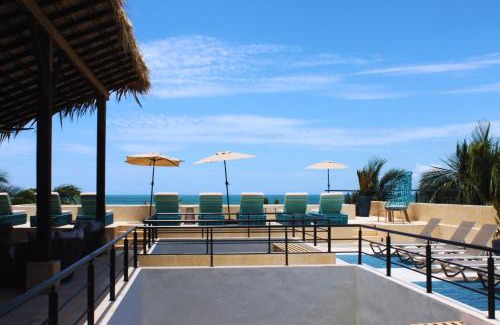 Brisas de Zicatela Hotel | ÚNICO LA PUNTA HOTEL BOUTIQUE Beach club