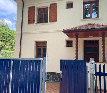 Usti nad Labem-Strekov Apartamento | Ústí nad Labem, Apartmány pod hradem Střekovem