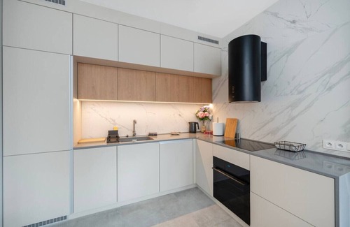 Lodz Apartamento | Łódź Prestige Suites - 50m2, Parking, Balcony
