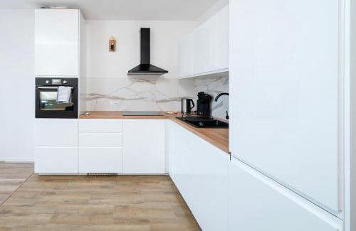 Lodz Apartamento | Świętojańska Harmony Apartment by BookingHost