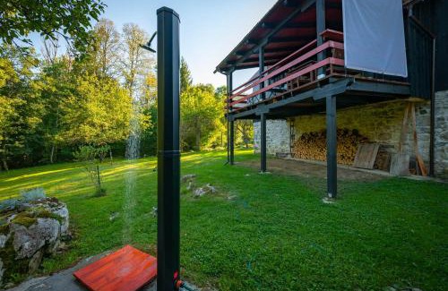 Brod Moravice Casa | Šajnska Hiža, autentična goranska kuća u prirodi