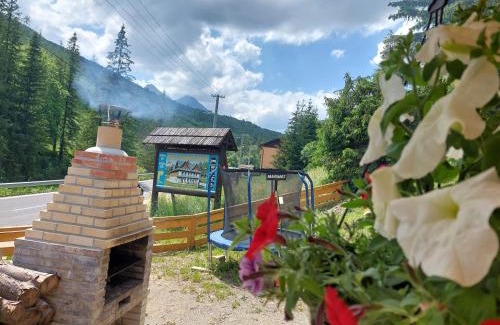 Zdiar Chalet De Esquí | Štýlový Zrub Martina A s kúpacou Kaďou a detským ihriskom!