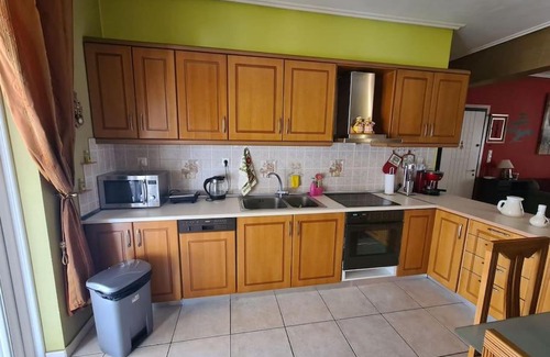 Korydallos Apartamento | Άνετο, μεγάλο σπίτι κοντά στο μετρό