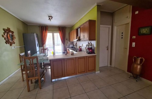 Korydallos Apartamento | Άνετο, μεγάλο σπίτι κοντά στο μετρό