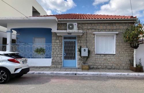 Mesolongi Casa | ΑΝΑΚΑΙΝΙΣΜΕΝΗ ΜΟΝΟΚΑΤΟΙΚΙΑ στο κέντρο της πόλης με κήπο