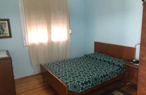 Mesolongi Casa | ΑΝΑΚΑΙΝΙΣΜΕΝΗ ΜΟΝΟΚΑΤΟΙΚΙΑ στο κέντρο της πόλης με κήπο