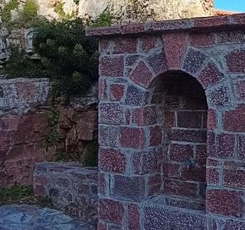 Omales Apartamento | ΑΡΧΑΙΟ ΛΑΤΟΜΕΙΟ ΑΝΑΤΟΛΙΚΗΣ ΜΑΝΗΣ