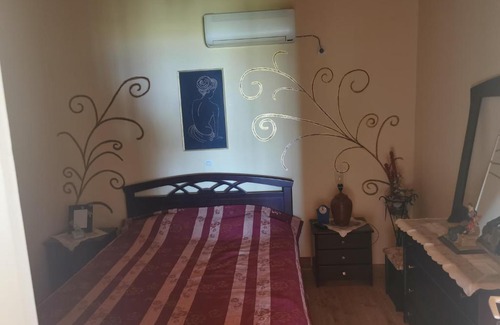 Trifylia Villa | Εφχαριστη βιλα με εσωτερικο τζακι
