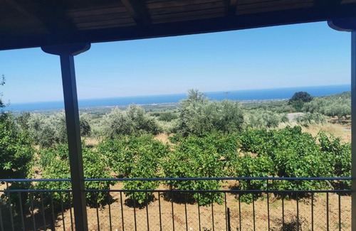 Trifylia Villa | Εφχαριστη βιλα με εσωτερικο τζακι