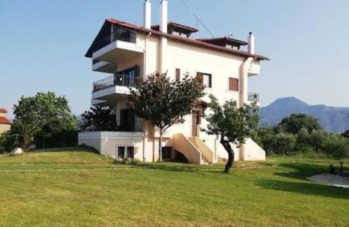 Aigio Casa | κτήμα ΝΟΣΤΟΣ