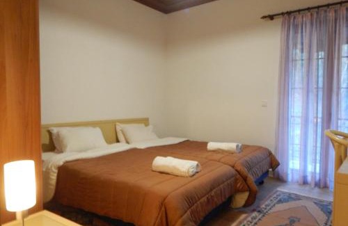 North Tzoumerka Cama Y Desayuno | Παραδοσιακός Ξενώνας Αετορράχης - Aetorrachi's Traditional Guesthouse