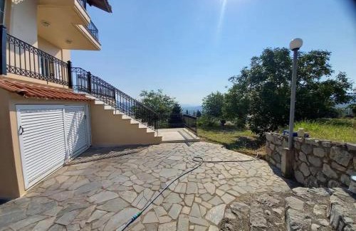 Mikani Apartamento | Παραδοσιακό ισόγειο διαμέρισμα με τζάκι κοντά στην Αράχωβα