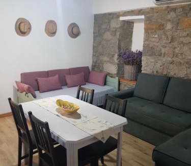 Varos Apartamento | Ρίζες - Rizes