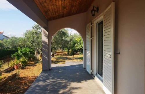 Chalcis Apartamento | Χαλκιδα Δροσια μονοκατοικια