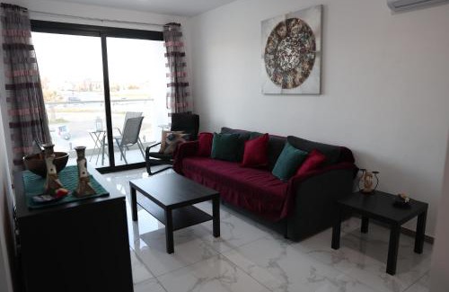 Oroklini Apartamento | Όμορφο καινούργιο διαμέρισμα σε μικρή πολυκατοικία