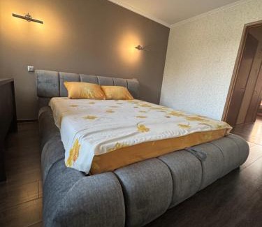 Cherkasy Apartamento | Апартаменти з трьома роздільними спальнями!