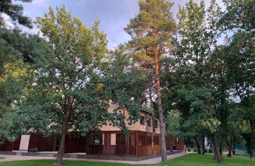 Novomoskovs'k Apartamento | Апартаменти у лісі