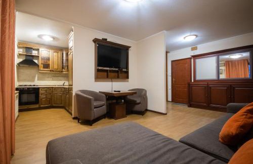 Verkhnie Misto Apartamento | Апартаменти 2-кімнатні поруч з Майданом Незалежності