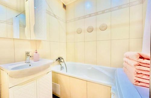Petrovskoye Apartamento | Апартаменты на Богомольца