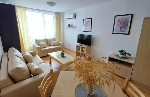 Razlog Apartamento | Апартамент Деметрия в Aspen Golf and Ski Resort