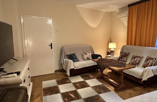 Vratsa Apartamento | Апартамент за гости НИКИА в центъра с изглед към Врачанския Балкан Nikia Cityscape & Mountain Escape